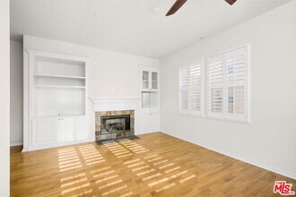 13080 Pacific Promenade in Los Angeles, CA - Building Photo - Building Photo