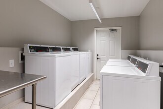 Calibre Springs in Sandy Springs, GA - Foto de edificio - Interior Photo