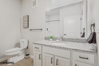 1650 Harris Hill Rd, Unit 07-7104 in San Marcos, TX - Foto de edificio - Building Photo