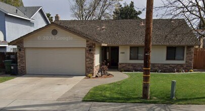 2090 N Berkeley Ave in Turlock, CA - Building Photo - Building Photo