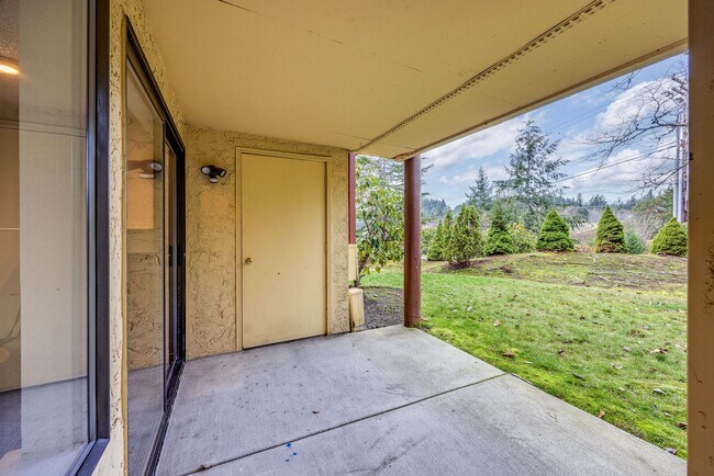 1775 W Sunn Fjord Ln in Bremerton, WA - Building Photo - Building Photo