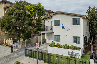 121 E 88th St in Los Angeles, CA - Foto de edificio - Building Photo