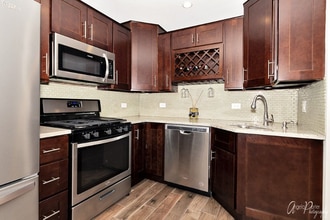 1302 Fore Ct in Wheeling, IL - Building Photo - Building Photo