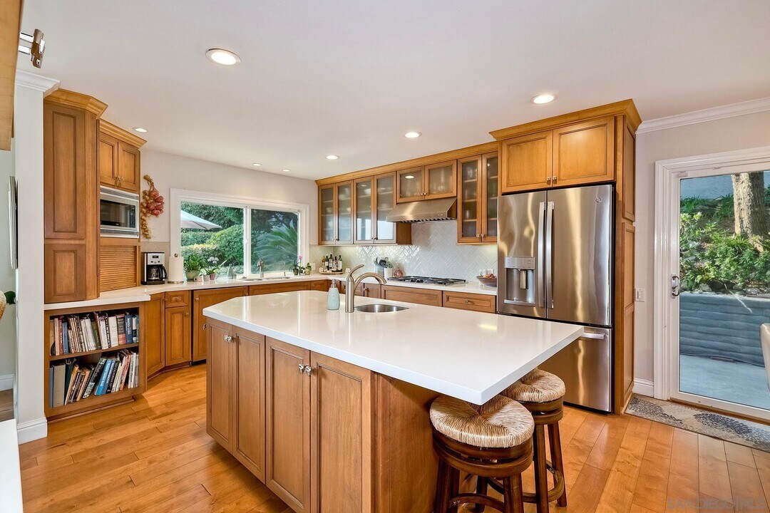 2237 Caminito Preciosa Norte in San Diego, CA - Building Photo