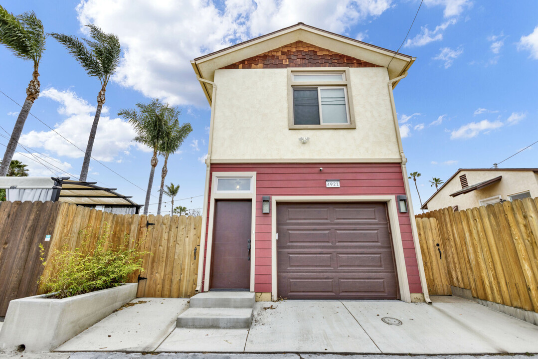 4921 Hawley Blvd in San Diego, CA - Foto de edificio