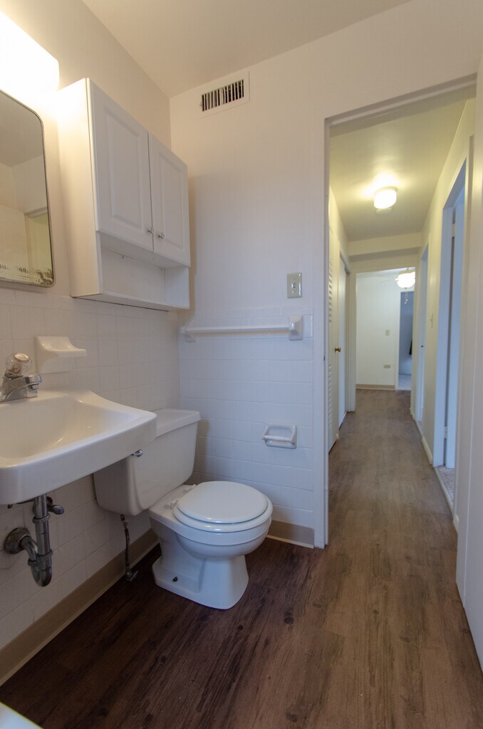 Broadview Gardens & Pleasant Valley Apartments in Cleveland, OH