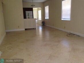 2534 Taft St in Hollywood, FL - Building Photo - Building Photo