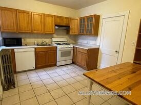 194 Kelton St, Unit 1 in Boston, MA - Building Photo