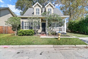 542 E 31st St in Savannah, GA - Building Photo