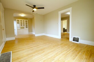 126 1st St in Baraboo, WI - Building Photo - Building Photo