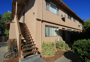 Sterling Ridge Apartments in Auburn, CA - Building Photo - Building Photo