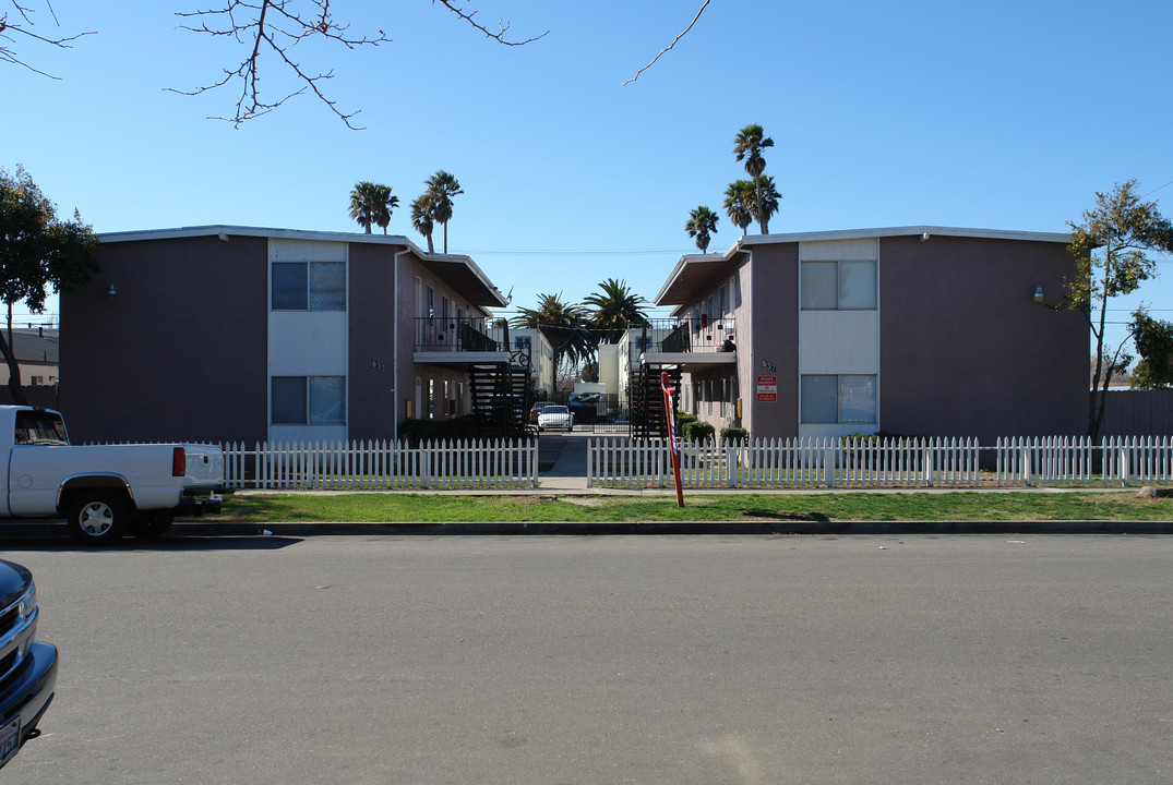 633-637 N Fourth St in Lompoc, CA - Foto de edificio