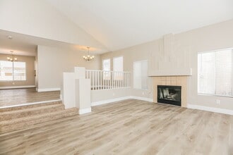 9140 Sapphire Point Ave in Las Vegas, NV - Foto de edificio - Building Photo