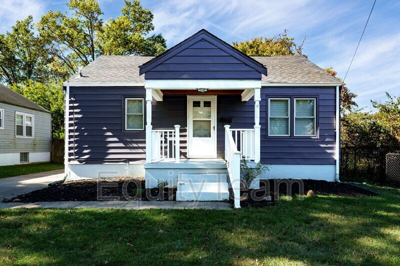 6949 Marbev Dr in Cincinnati, OH - Building Photo