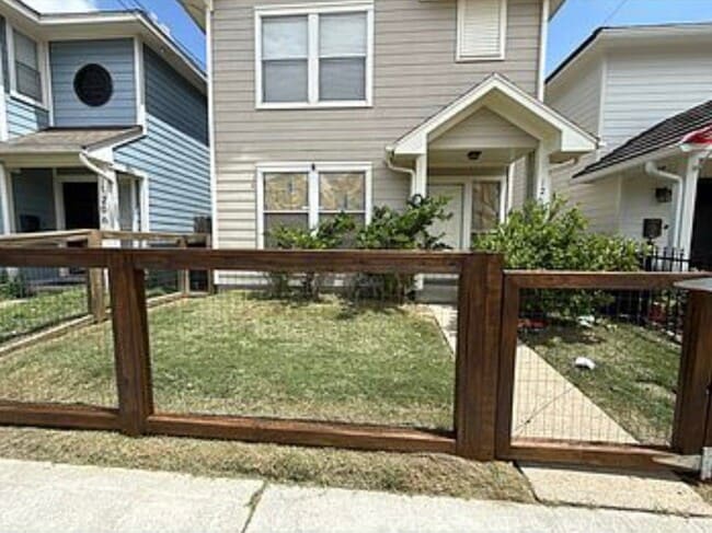 property at 1204 Andrews St