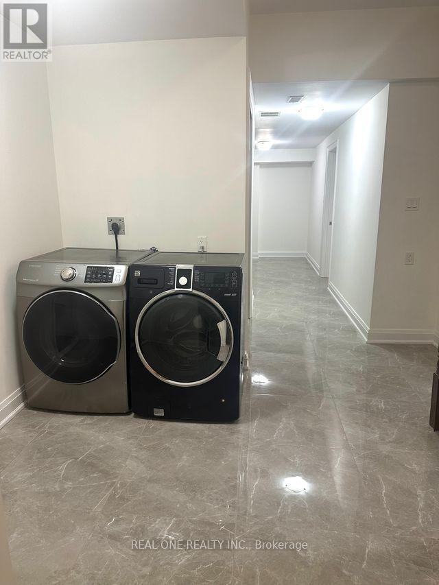 58 Rakewood Crescent in Toronto, ON - Building Photo - Building Photo