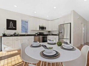 38 Colonial Ave, Unit 1 in Boston, MA - Building Photo - Building Photo