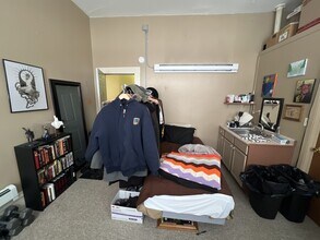 301 Main St E in Menomonie, WI - Foto de edificio - Building Photo