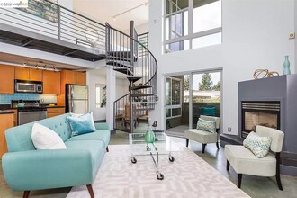 675 8th St in Oakland, CA - Foto de edificio - Building Photo