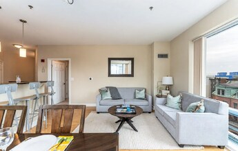 52 W Broadway, Unit 225 in Boston, MA - Building Photo - Building Photo
