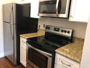3909 Whitland Ave in Nashville, TN - Building Photo - Building Photo