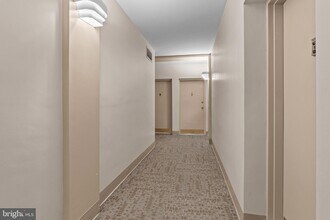 1931 N Cleveland St, Unit 213 in Arlington, VA - Foto de edificio - Building Photo