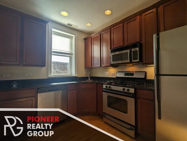 3240 N Clifton Ave, Unit 3246-W3