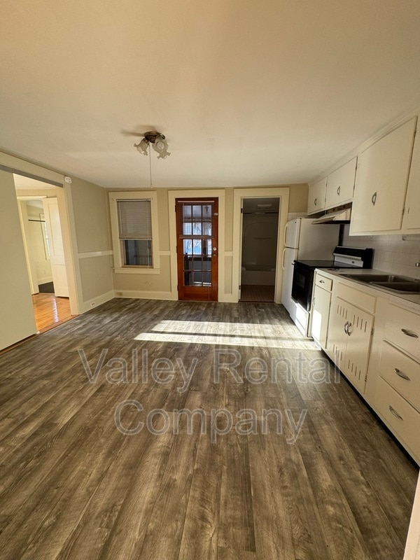 64 Lyman St in South Hadley, MA - Building Photo - Building Photo