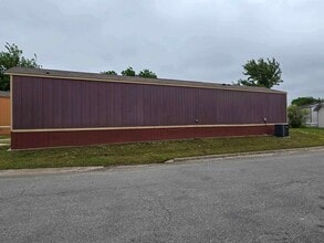 709 N Collins Fwy in Howe, TX - Foto de edificio - Building Photo