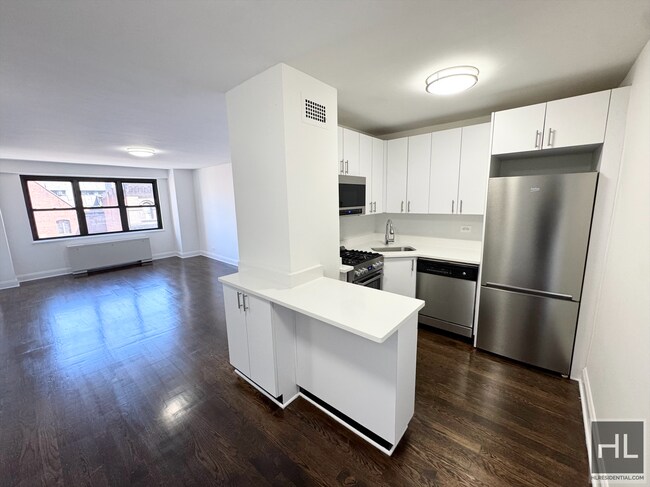 145 E 16th St