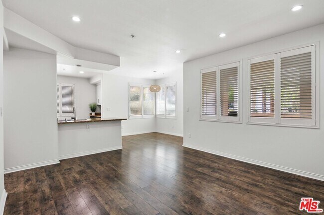 360 W Ave 26 in Los Angeles, CA - Building Photo - Building Photo