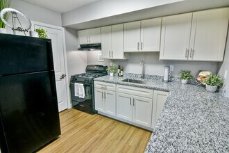 Verona at District Heights in Forestville, MD - Foto de edificio - Building Photo