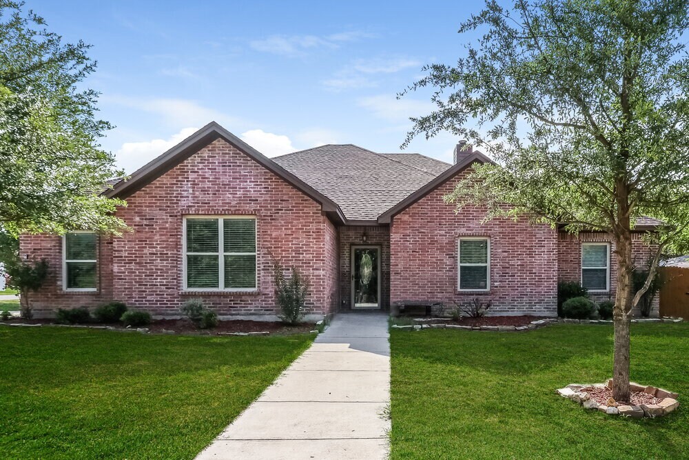 8145 Tanner Ave in Fort Worth, TX - Foto de edificio