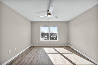 Newton Family Apartments in Canton, OH - Foto de edificio - Building Photo