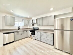 6129-6124 Monterey Rd in Los Angeles, CA - Foto de edificio - Building Photo