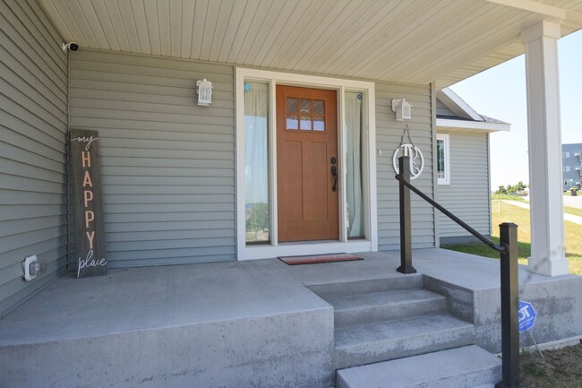 6659 Aster Ln NW in Rochester, MN - Building Photo - Building Photo