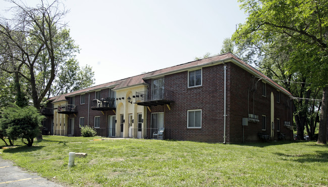 Montecito Apartments in St. Louis, MO - Building Photo - Building Photo