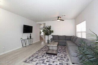 7500 E Deer Valley Rd in Scottsdale, AZ - Building Photo - Building Photo