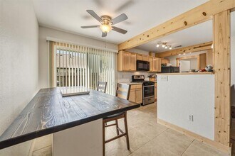 513 Texas Ave in Round Rock, TX - Building Photo - Building Photo