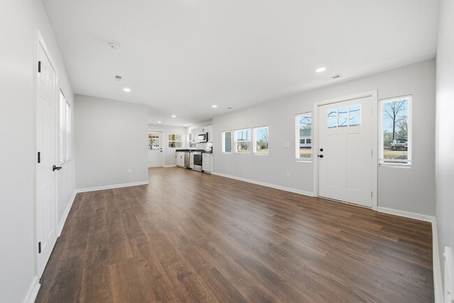 538 Rowe Dr in Newton, NC - Building Photo - Building Photo