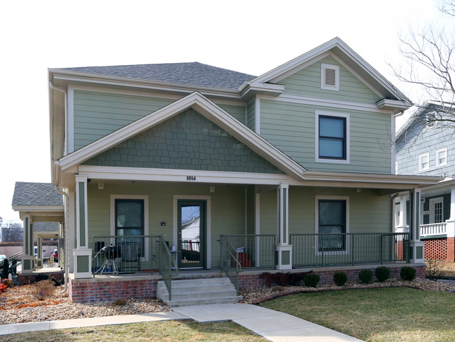 1014 E Walnut St in Springfield, MO - Foto de edificio - Building Photo