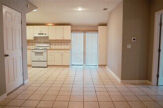 14319 Henry Rd in Houston, TX - Building Photo - Building Photo