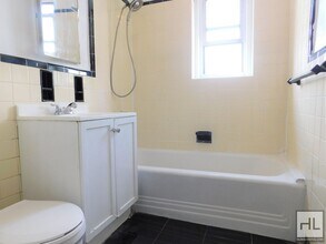 ALBEMARLE ROAD, Unit D6 in Brooklyn, NY - Building Photo - Building Photo