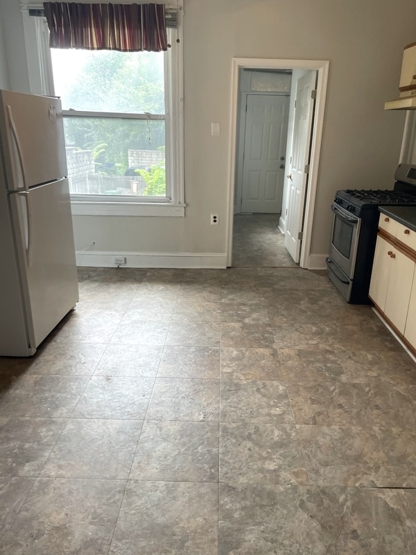 2822 The Alameda in Baltimore, MD - Building Photo - Building Photo