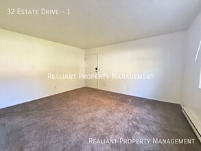 32 Estate Dr in Amelia, OH - Building Photo - Building Photo