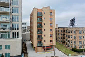 1321 Franklin in Milwaukee, WI - Building Photo - Building Photo