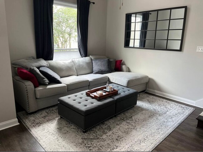 property at 39 Houmas Pl