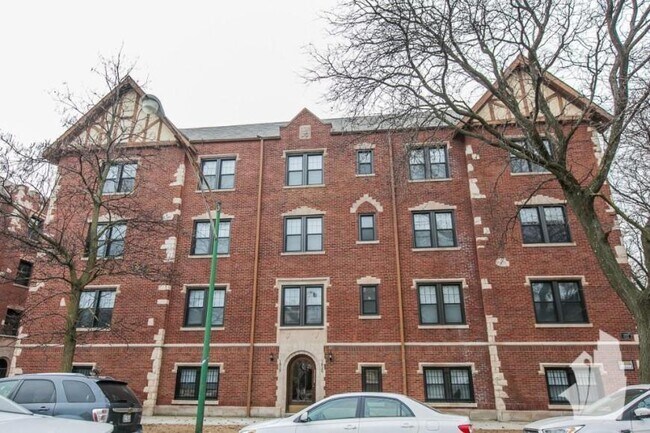 property at 1819 W Leland Ave