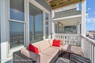 369 Beach Front in Manasquan, NJ - Foto de edificio - Building Photo