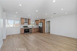 11142 Woodley Ave in Los Angeles, CA - Building Photo